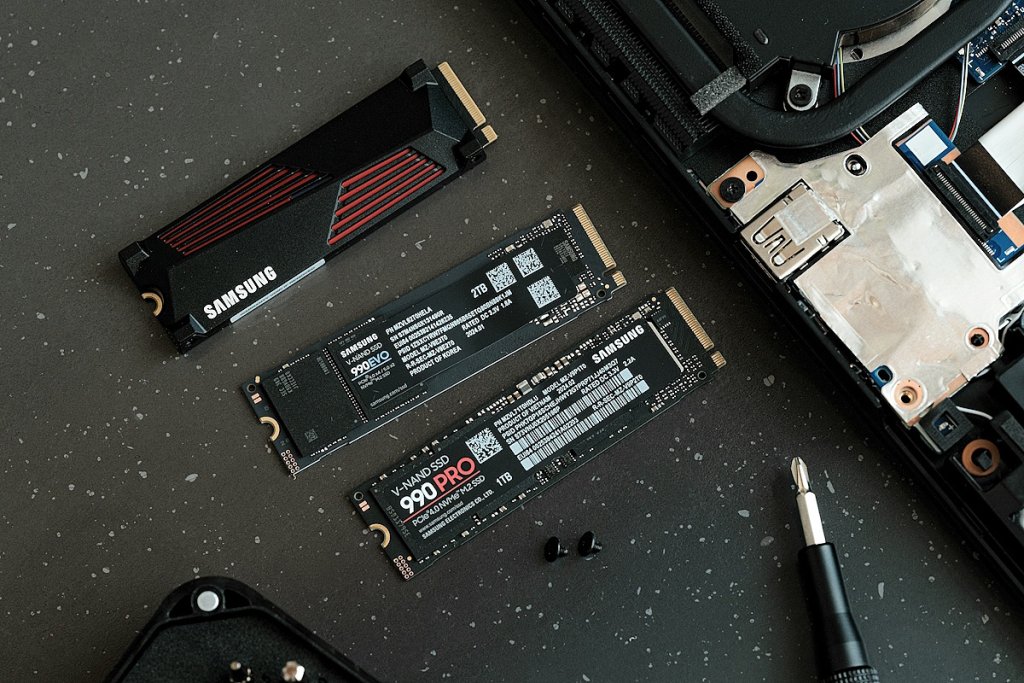 Насколько твердотельные накопители SSD быстрее жестких дисков HDD в 2026 году: итоги тестов