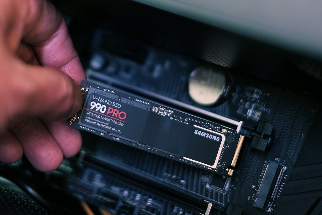 Рейтинг лучших NVMe SSD 2026 г: как выбрать накопитель для своих задач