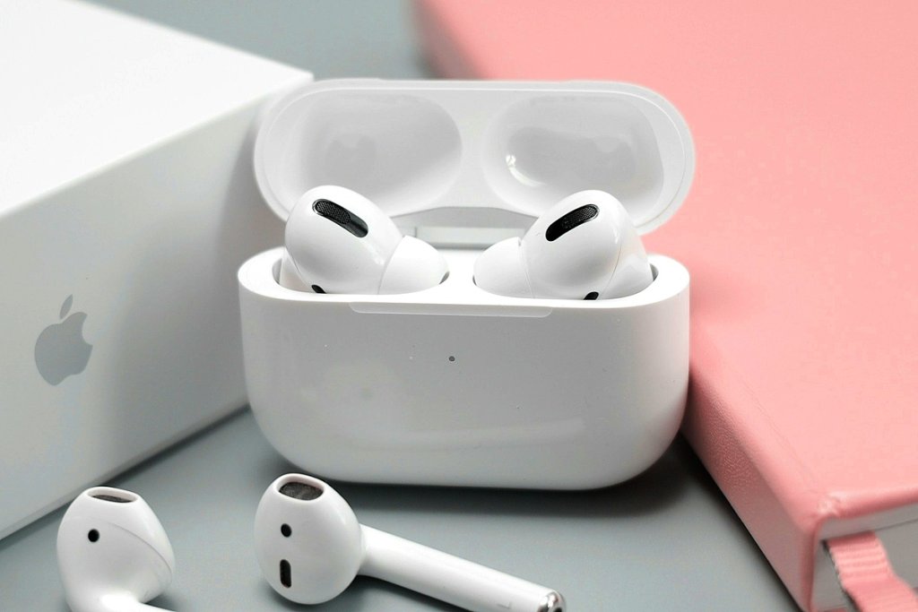 Как выбрать AirPods в 2026 году: обычные, Pro или Max