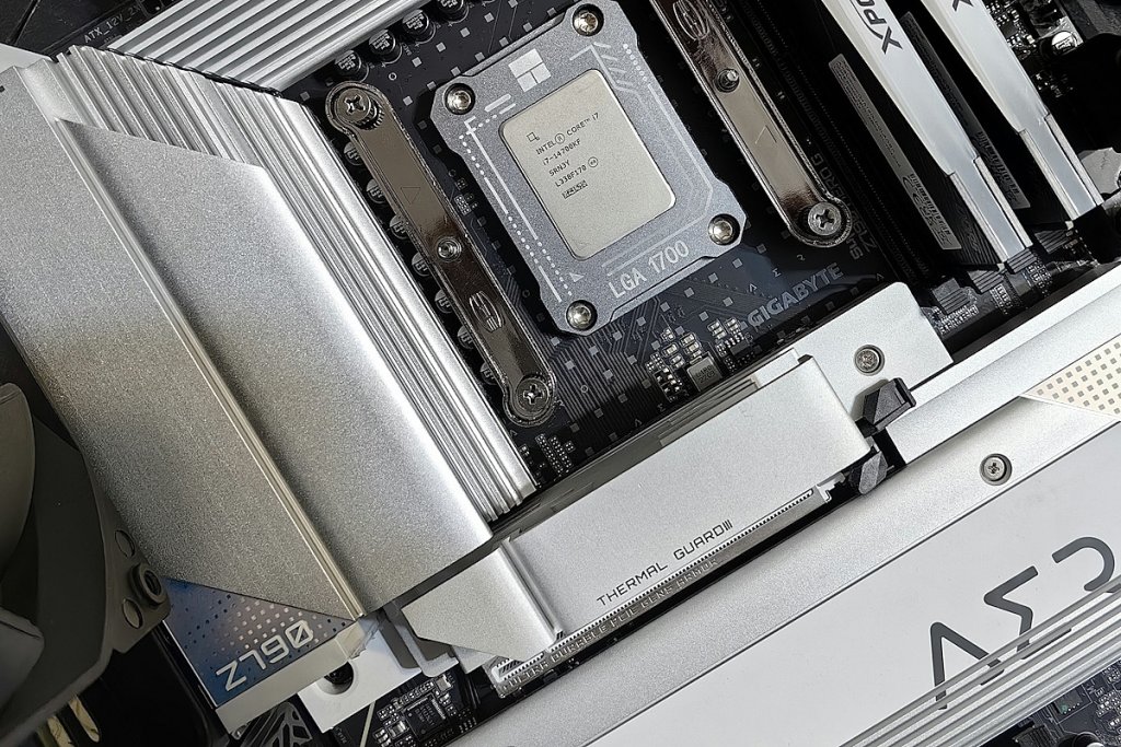 Чипсеты Intel и AMD. Когда стоит платить за Z-серию, а когда хватит и B-серии? Чипсеты Intel и AMD. Когда стоит платить за Z-серию, а когда хватит и B-серии?