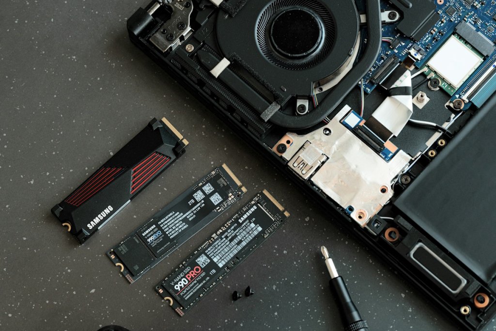 Как выбрать и установить SSD в ноутбук: полное руководство 2026 Как выбрать и установить SSD в ноутбук: полное руководство 2026
